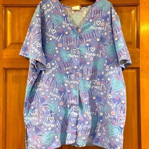 EUC! Women’s size 2X, vintage Simply Basic button snap scrub top!